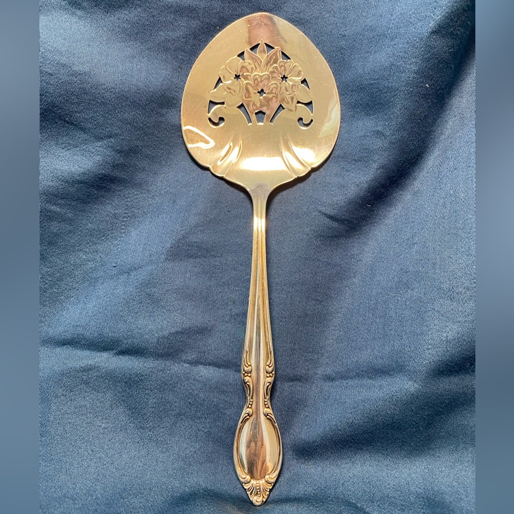 Vintage Precious Mirror International Silver Pierced Tomato Server